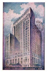 Postcard HOTEL SCENE Milwaukee Wisconsin WI AT9393