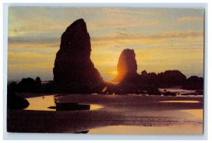 Vintage Cannon Beach Oregon Postcard P167E