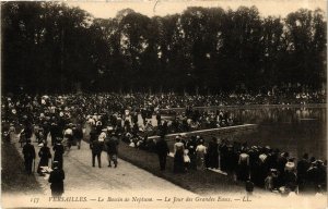 CPA VERSAILLES - Le Bassin de Neptune - Le Jour des Grandes Eaux (657611)