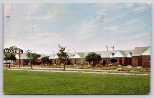 Boise Idaho~Boulevard Motel~Roadside~1956 Postcard