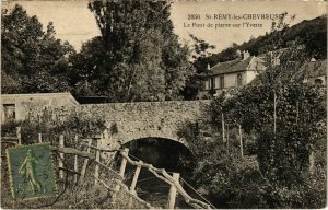 CPA Saint-Remy-les-Chevreuse - Le Pont de pierre sur l'Yvette (103201)