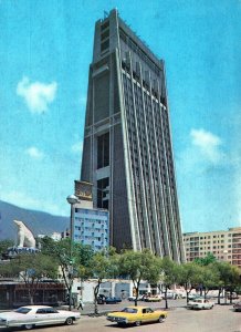 VINTAGE CONTINENTAL SIZE POSTCARD 1970s STREET SCENE CARACAS VENEZUELA