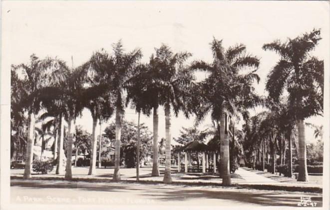 Florida Fort Myers A Park Scene 1949 Real Photo