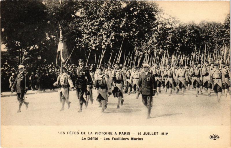 CPA  Militaire - Fetes de la Victoire a Paris - Les Fusilliers Marins  (696295)