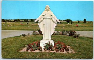 Postcard - Christus Memorial at Entrance Of East Lawn Memorial Gardens, Illinois