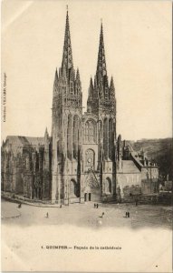 CPA QUIMPER Façade de la cathedrale (143681)