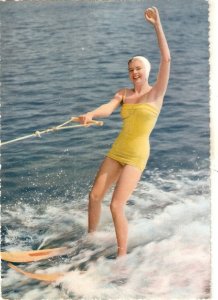 Pin-Up- Bikini Girl in water slide Nice Italian Postcard 1950�...