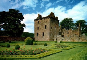 CONTINENTAL SIZE POSTCARD EDZELL CASTLE LOCATED AT ANGUS SCOTLAND