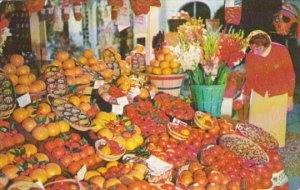 Florida Fruit Shippers Arrange Displays Of Fruit For Tourists and Homefolks S...