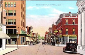 Muscatine, IA Iowa  SECOND STREET SCENE Henderson's Drug Store ca1940's Postcard