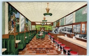 CEDAR RAPIDS, Iowa IA ~ Roadside DE VAR RESTAURANT ca 1940s Linen Postcard