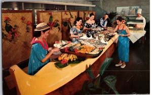 Kona Inn Guests Line Up for Outrigger Canoe Buffet Hawaii Postcard Posted 1959