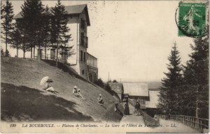 CPA La BOURBOULE-Plateau de Charlanne-La Gare et l'Hotel du Funiculaire (46439)