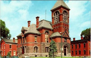Plattsburgh, NY New York CLINTON COUNTY COURT HOUSE Courthouse ca1950's Postcard