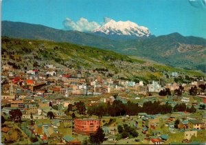 VINTAGE CONTINENTAL SIZE POSTCARD AERIAL VIEW OF LA PAZ BOLIVIA MAILED 1972