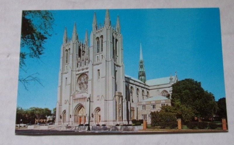 POSTCARD - UNUSED - CATHEDRAL OF THE MOST BLESSED SACRAMENT, DETROIT, MICH 