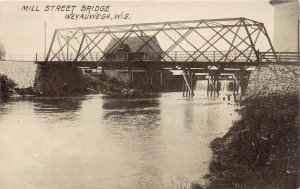 J47/ Weyauwega Wisconsin Postcard c1910 Mill Street Bridge River 250
