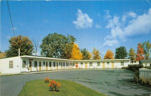 Rutland Vermont 1960s Postcard Royal Motel