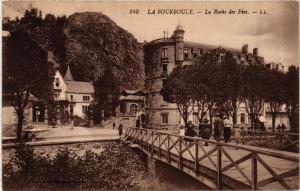 CPA La BOURBOULE La Roche des Fées (720717)