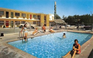 FALLON TRAVELODGE Fallon, Nevada Swimming Pool Roadside c1960s Vintage Postcard