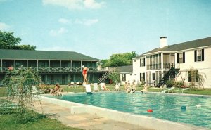 Vintage Postcard Swimming Pool De Cocke & Kettle Motor Inn Motel Seabrook N. H.