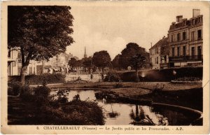 CPA CHATELLERAULT - Le Jardin public et les Promenades (111645)