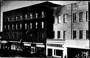 Postcard HOTEL SCENE Owatonna Minnesota MN AO0442