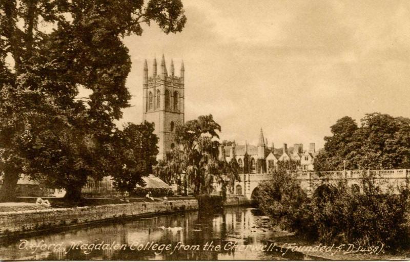 UK - England, Oxford. Magdalen College from the Cherwell