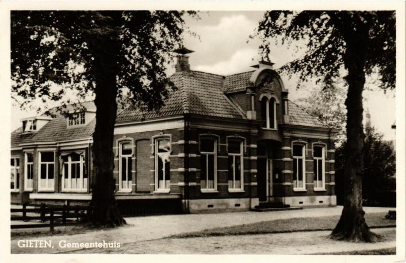 CPA AK Gieten Gemeentehuis NETHERLANDS (728982)