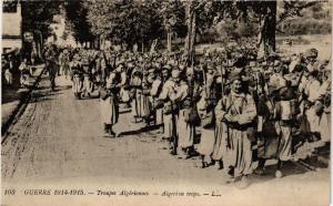 CPA AK Militaire - Troupes Algériennes (697615)