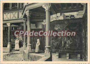 Postcard Modern Hotel Dieu in Beaune (Cote d'Or) Part Cloitre Tapestries exposed