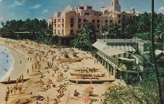 Hawaii Honolulu Waikiki Surf And Sand Lovers From All Over The Wrold Gather Here