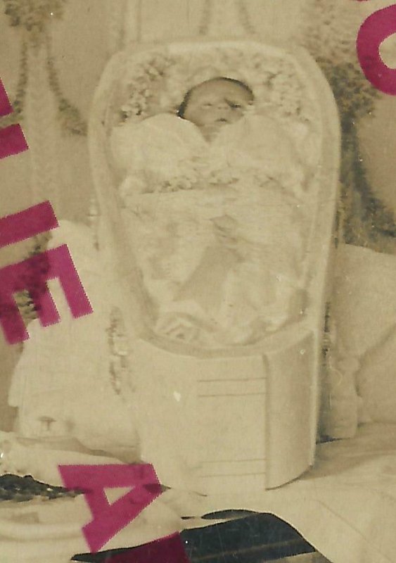 RPPC c1910 POST MORTEM Wake DEAD BABY Child WHITE COFFIN Casket PARLOR Funeral 