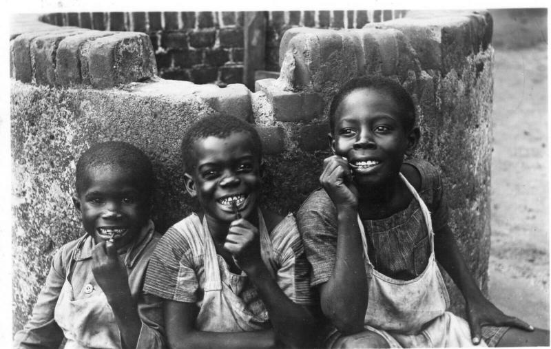 Suriname Tandenpoetsen in Kinderhuis Saron Orphanage REAL PHOTO. 01.43 ...