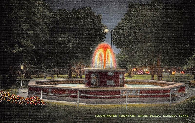 Laredo Texas 1940s Postcard Illuminated Fountain Bruni Plaza