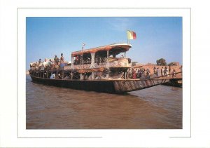 Mali Djene pirogue de transport sur le fleuve Niger postcard