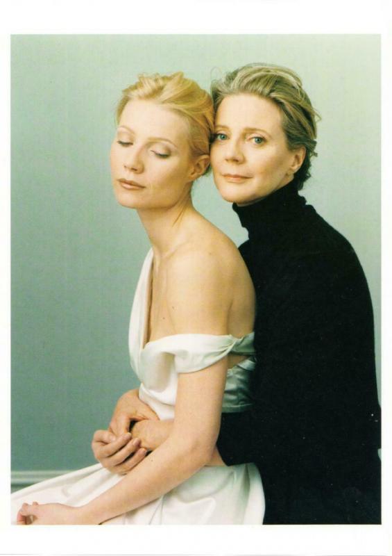 Gwyneth Paltrow and Blythe Danner by Annie Leibovitz Postcard