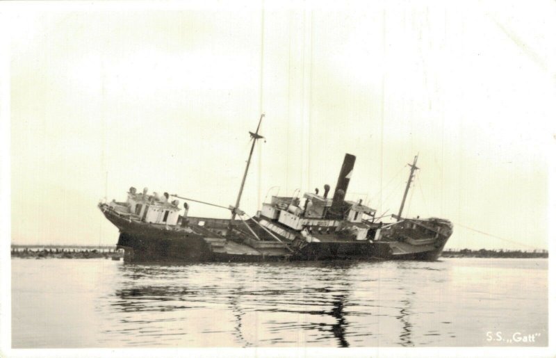 Stranded Ship Hoek van Holland GATT 12 Januari 1955 RPPC 05.14