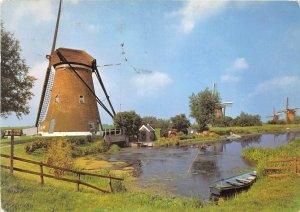 US40 postcard Netherlands Kinderdijk moulin wind mills 1974 windmill