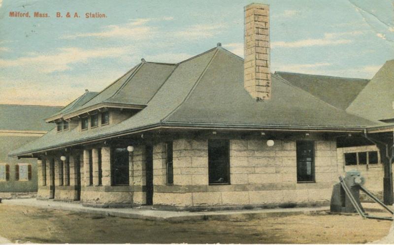 Milford MA Mass B & A Railroad Station Railways c1910 Postcard D24 