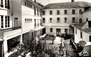 VINTAGE POSTCARD THE MARIE-ELIZABETH PAVILLION BAGNERES-DE-BIGORRE FRANCE RPPC