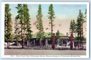 c1940 West Yellowstone Montana Postcard Union Pacific  Station Western Entrance