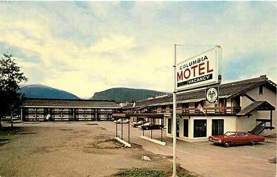 Canada, British Columbia, Revelstoke, Columbia Motor Inn, Dexter Color 69670-C