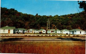 Postcard MO Pacific Beacon Court Motel Cabins on Route 66 Roadside 1959 S81