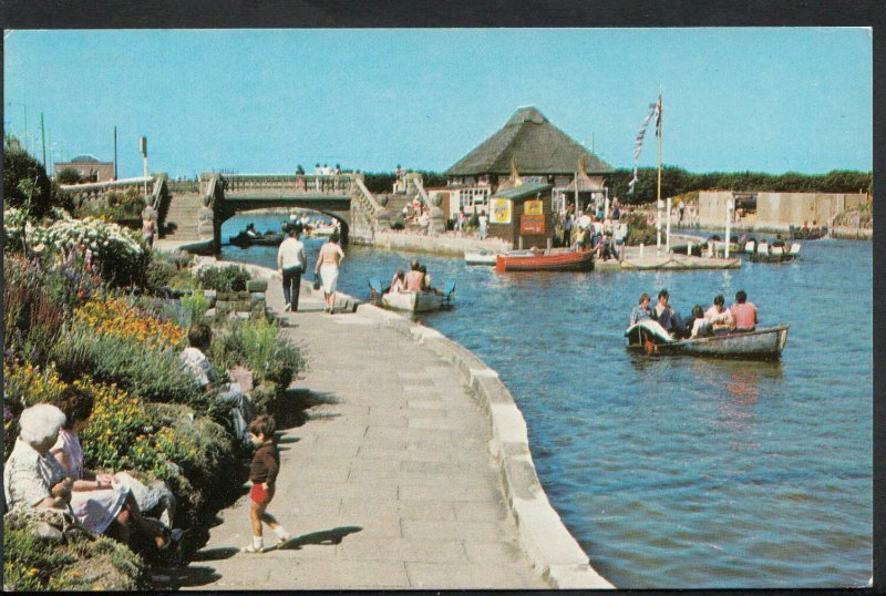 Norfolk Postcard - Great Yarmouth Boating Lake. Posted 1993 -   Y154