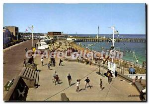 Postcard Modern Courseulles Sur Mer The Beach And The Boulevard