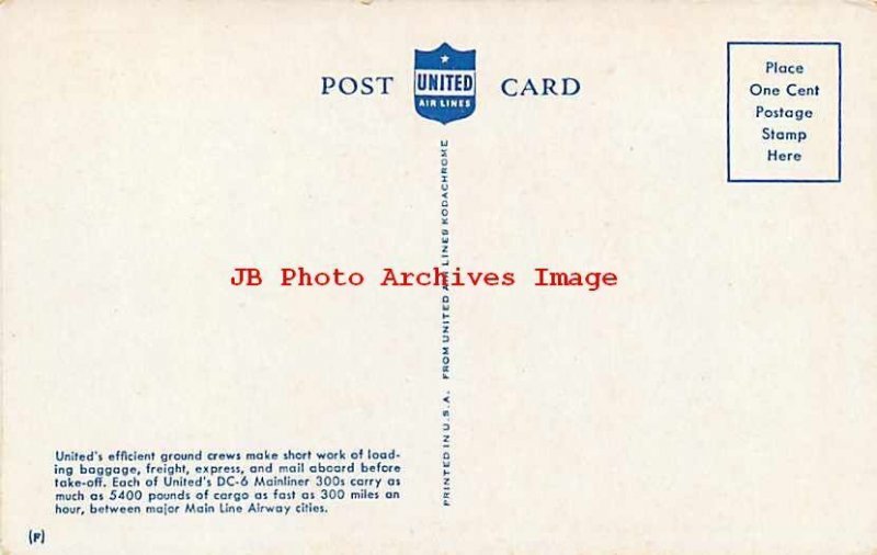 United Airlines, DC-6 Mainliner 300, Ground Crew Loading Baggage 