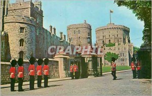 Modern Postcard Windsor Castle Changing of the Guard