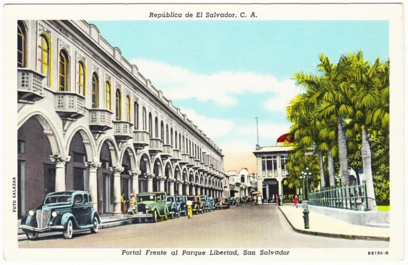 El Salvador San Salvador Portal Frente al Parque Libertad 1948 Linen Postcard