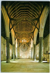 Postcard - Interior of Great Hall with Round Table, Winchester Castle - England